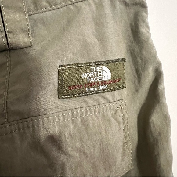 The North Face Women’s Cargo Hiking Capris Olive Green size 4 - Picture 7 of 10